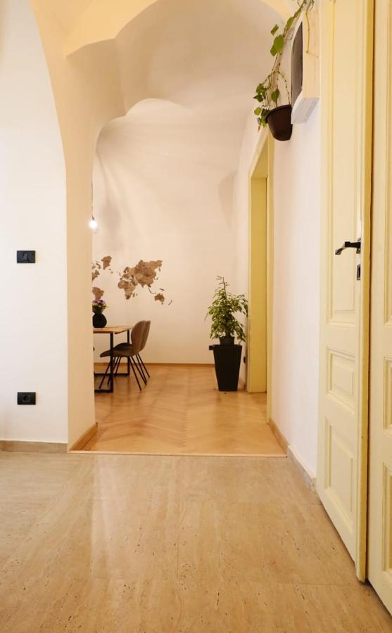 The Industrique Home - 3 Bedroom Apartment Timişoara Eksteriør billede