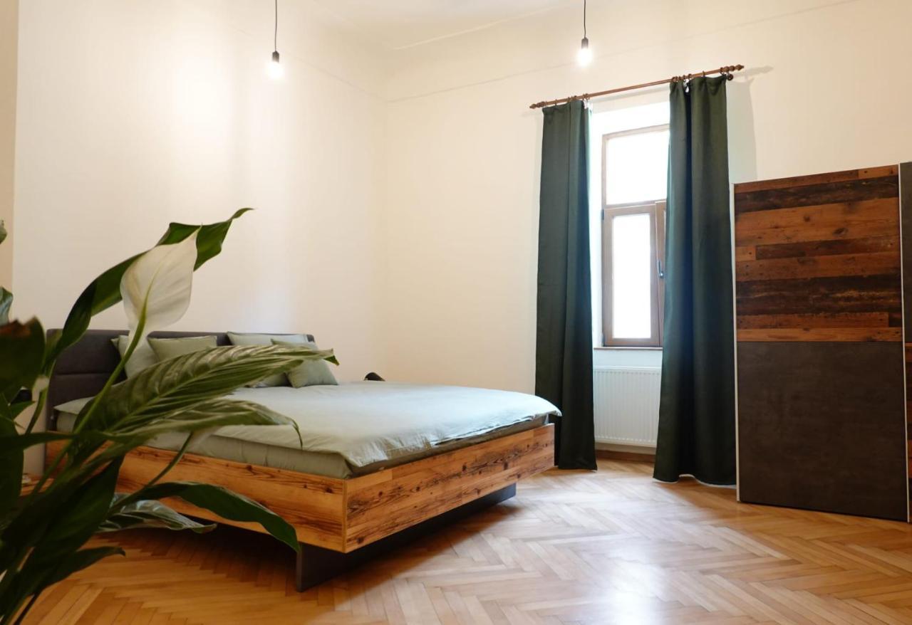 The Industrique Home - 3 Bedroom Apartment Timişoara Eksteriør billede