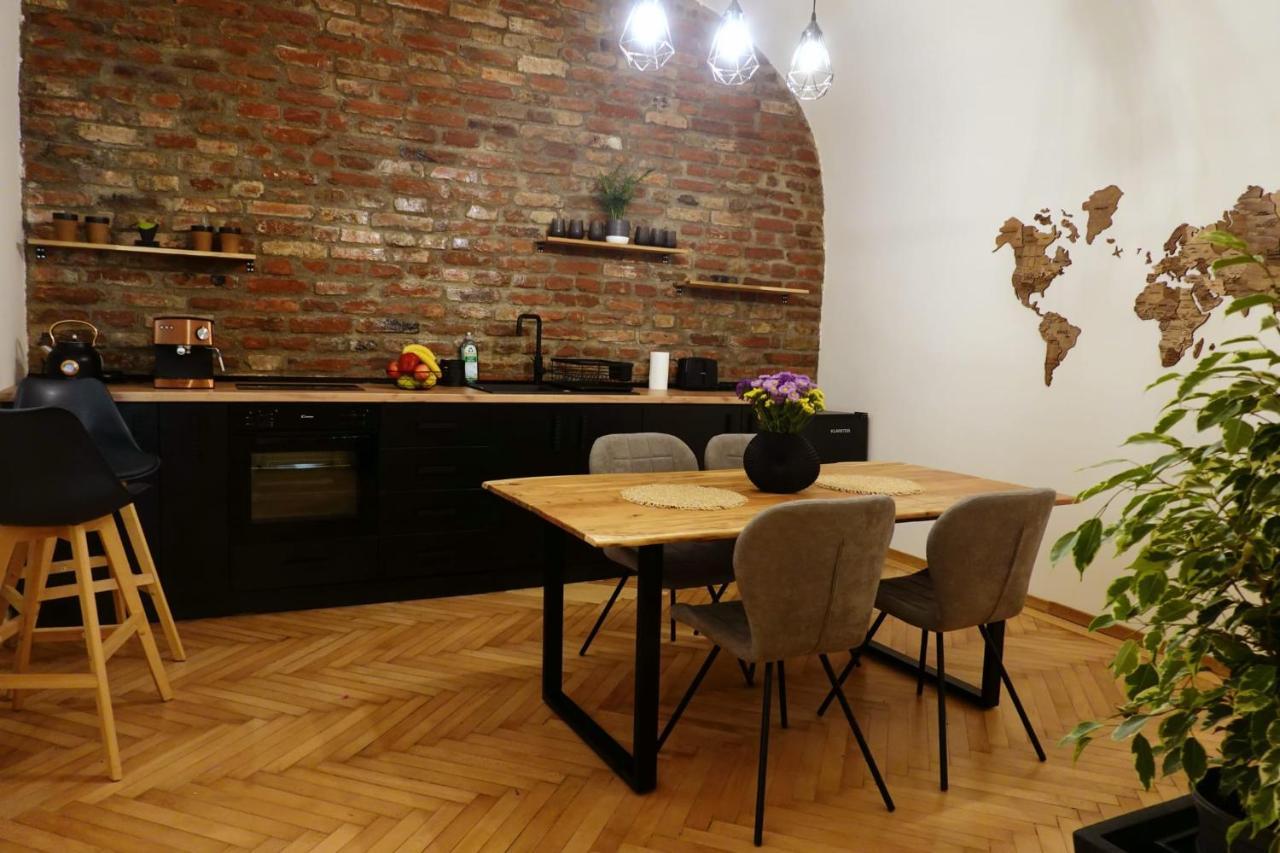 The Industrique Home - 3 Bedroom Apartment Timişoara Eksteriør billede