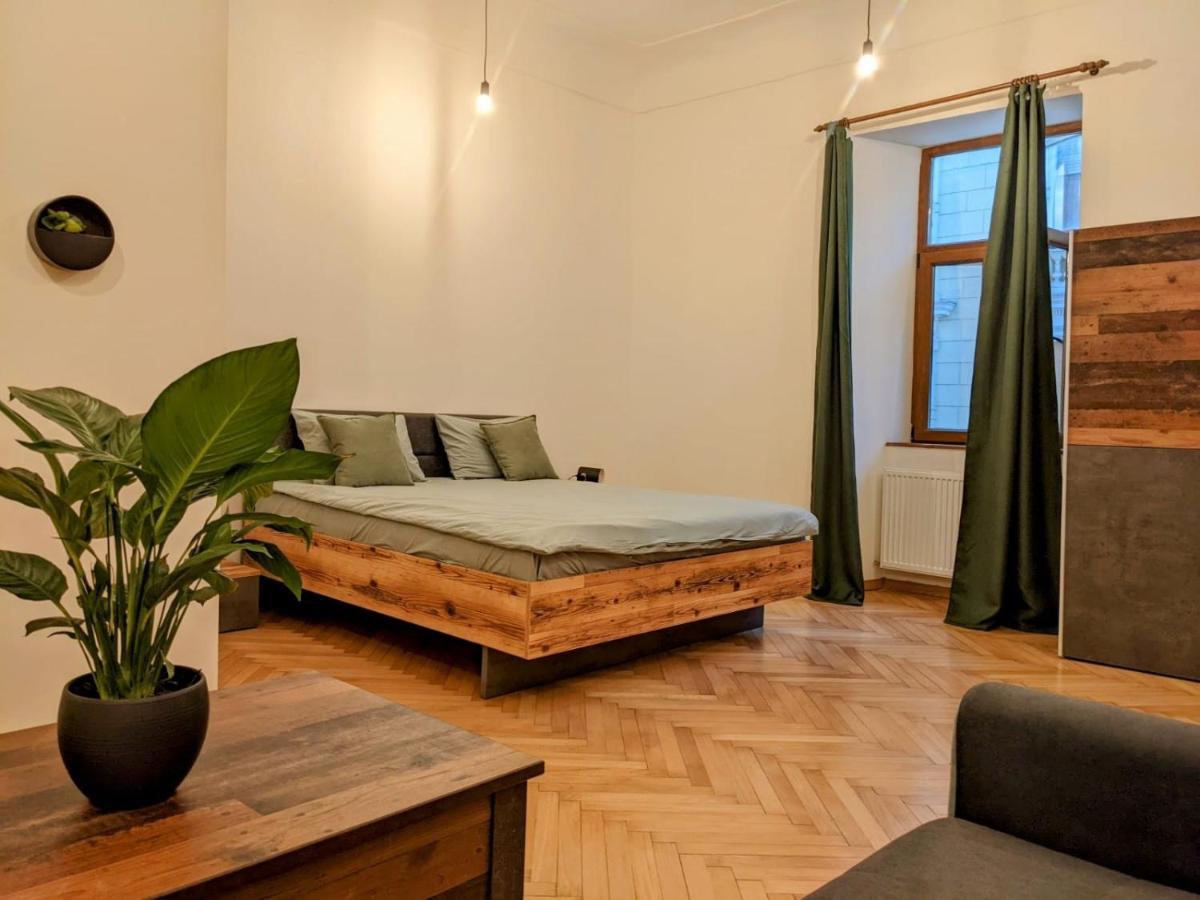 The Industrique Home - 3 Bedroom Apartment Timişoara Eksteriør billede