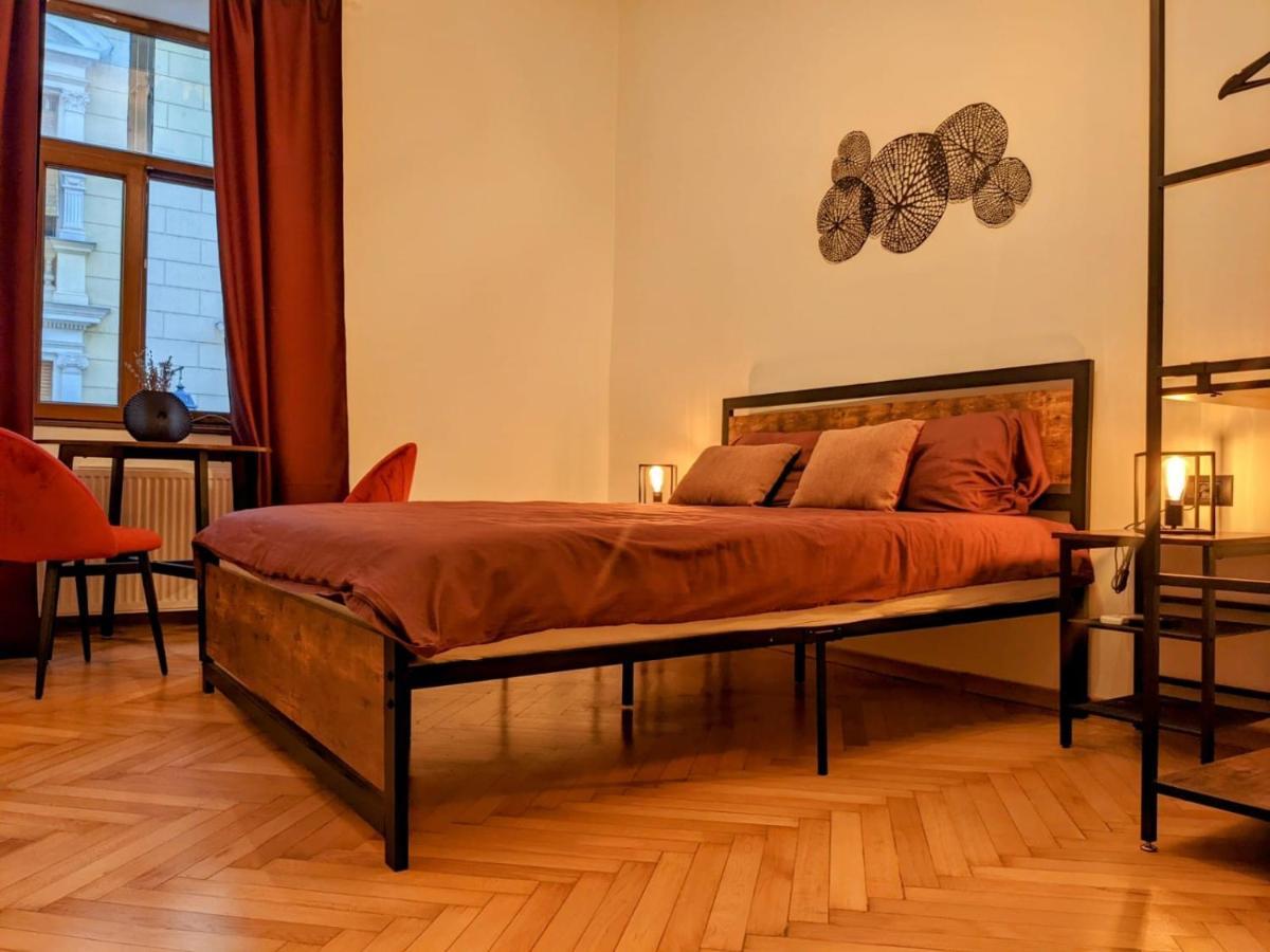 The Industrique Home - 3 Bedroom Apartment Timişoara Eksteriør billede